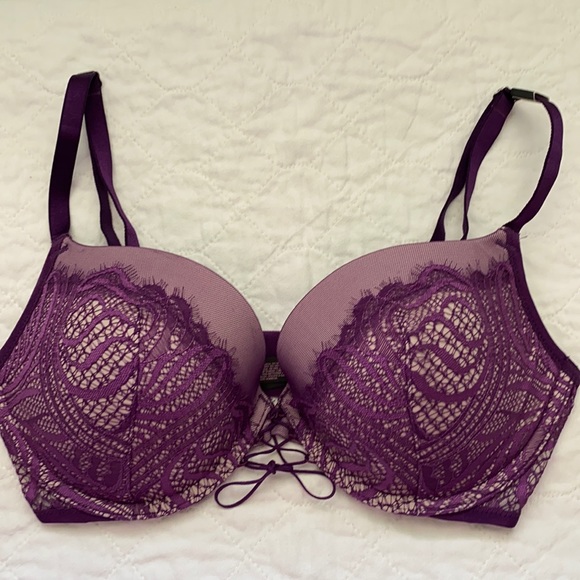 Victoria's Secret Other - Gorgeous Victoria Secret Bra 34 D NWT 👙
